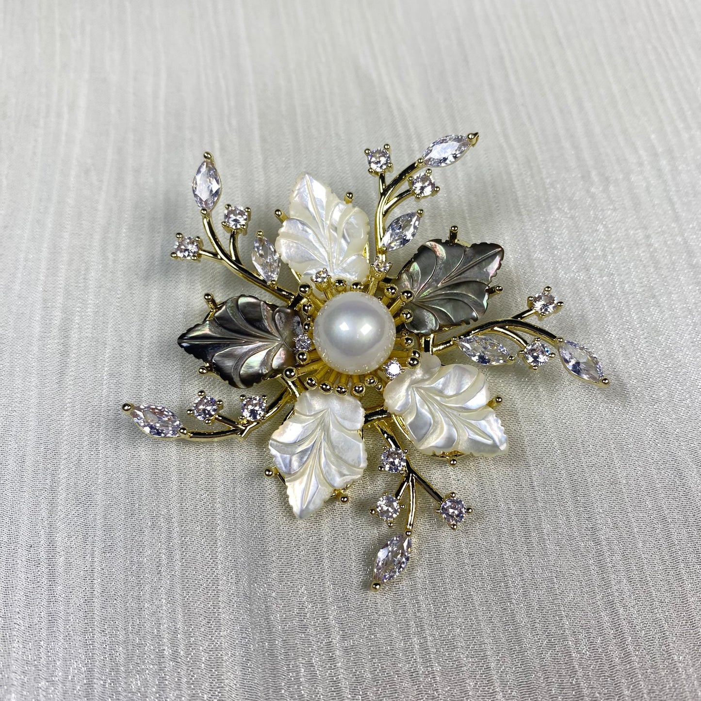 Nacrebloom Flowers Brooches, Freshwater Pearl Brooch 8.5mm-9.0mm Inlaid shell petal pin, wedding gift, High-quality pearl brooch