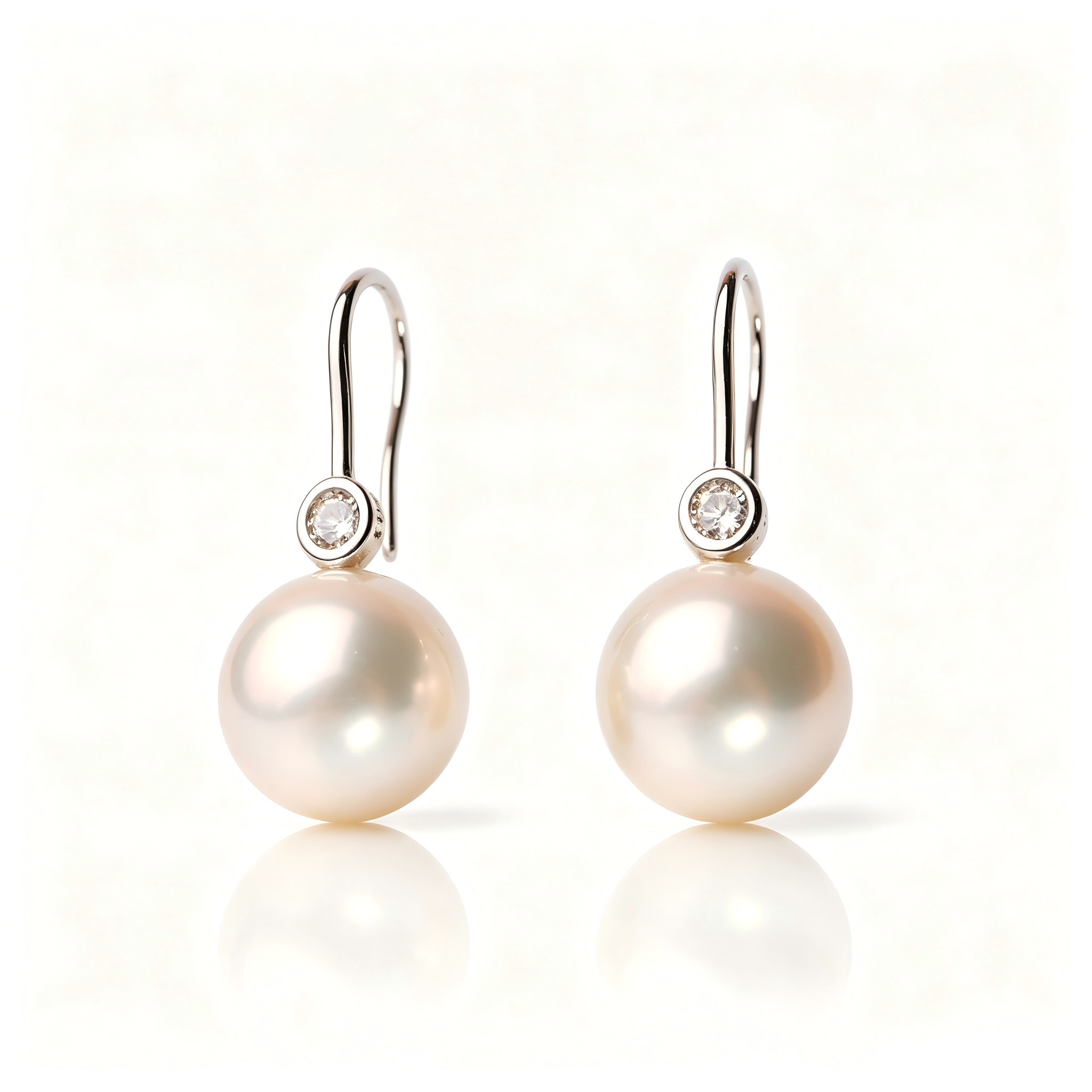 No AI fake images, no heavy retouching! Every picture is taken from real products. Natural pearls have their own unique features, while our real shots clearly display the standard quality of this grade, so you can shop with confidence. Главное изображение товара