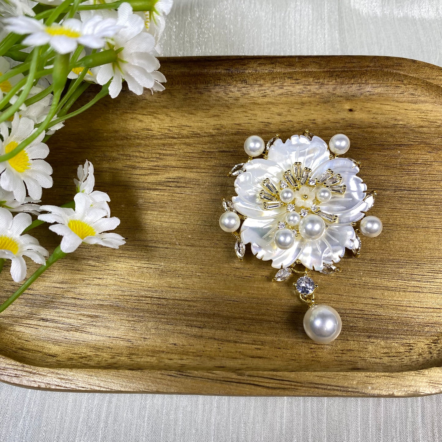 Nacrebloom Pearl Brooch 9.5mm-10.0mm Court pearl brooch, wedding gift, handmade Jewerly