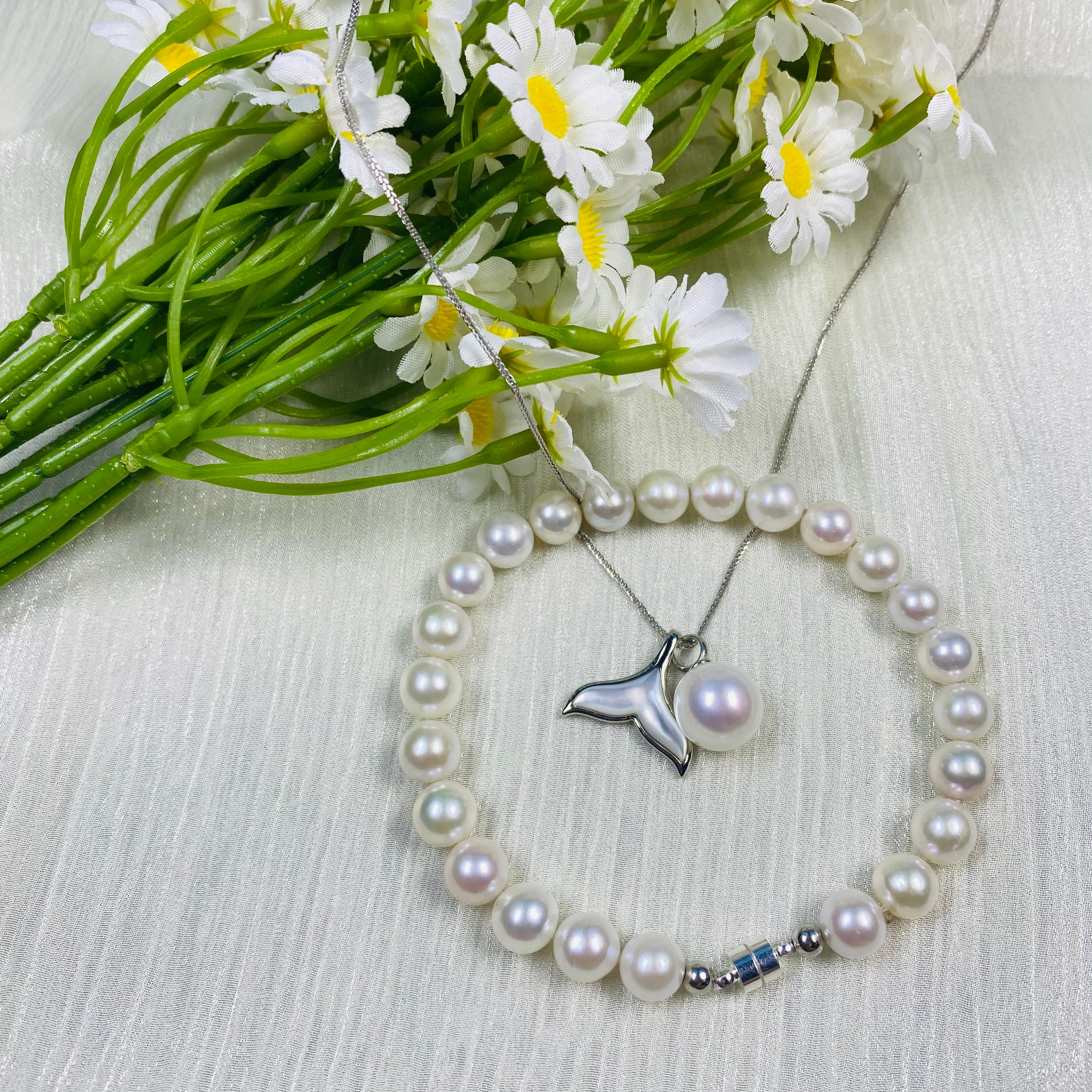 7.5-8.0mm White Freshwater Pearl Bracelet - AAA Quality-Magnetic snap-on head - Wedding gift